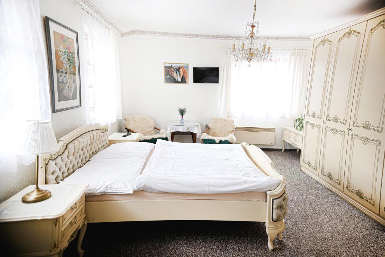 Staj Newport Hotell Dolní Domaslavice Exteriör bild