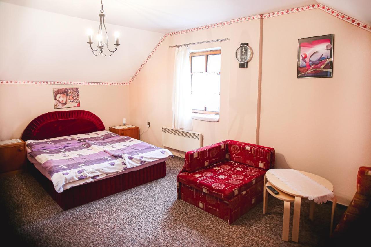 Staj Newport Hotell Dolní Domaslavice Exteriör bild